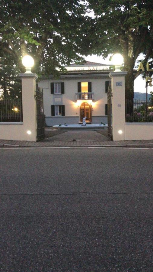 ליצאנו אין בלוודרה Hotel Ristorante Nappini מראה חיצוני תמונה